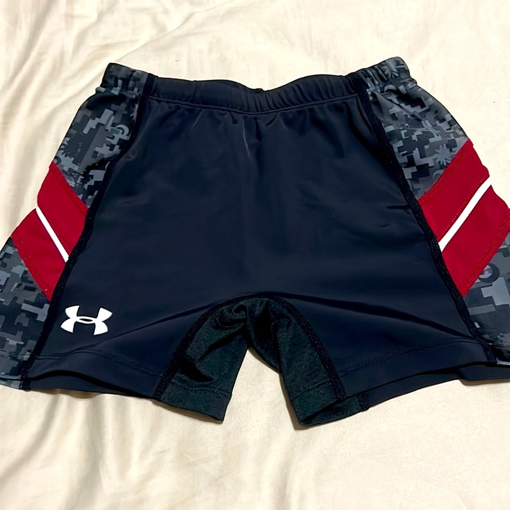 Under Armour short